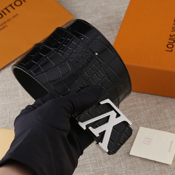 激安ルイヴィトンベルト着用イメージ